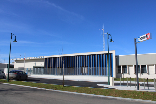 Casernes de pompiers et gendarmes à ruffec